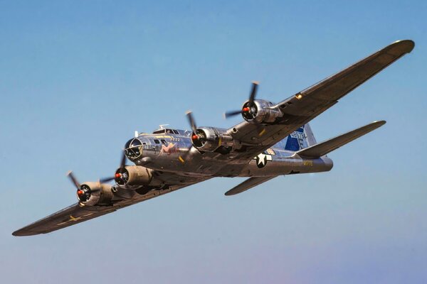 boeing_b-17_flying_fortress.jpg