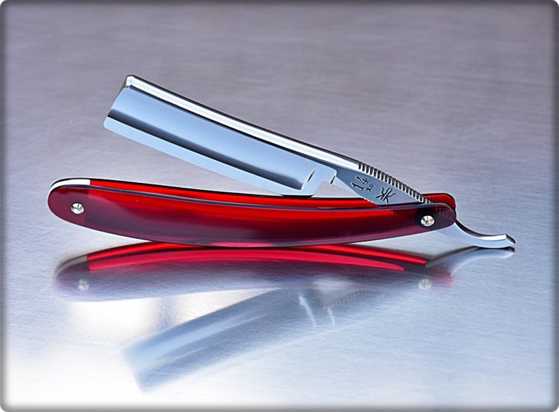 Jamie razor 1.jpg
