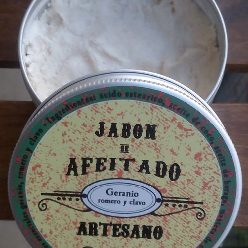 Geranium, rosemary and clove.