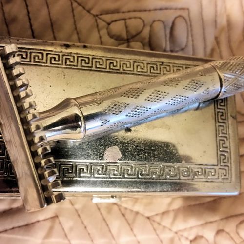 1922 Gillette New after a bath.