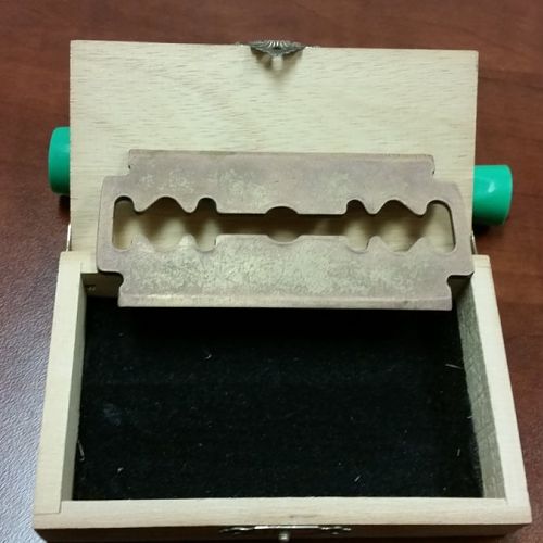 FOR A REAL CUT UP box and blade.