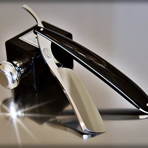 Custom Rigarazor R100 Bohler steel