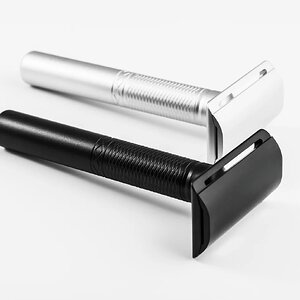 Colonial razors CR7 side